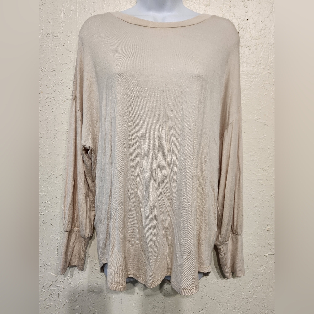 Flattering Open Back Dolman Top - Picture 2 of 4